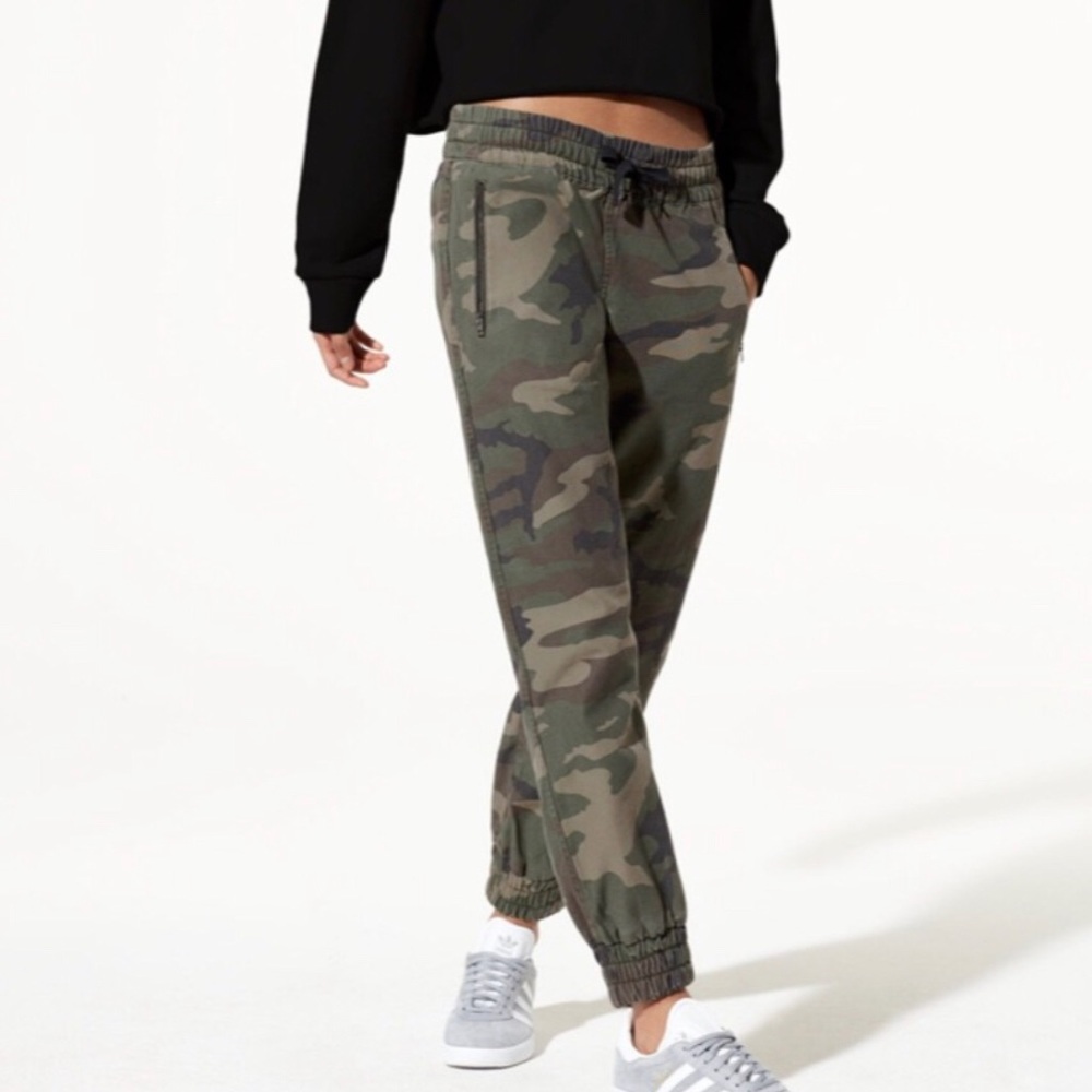Aritzia TNA Alix Pants